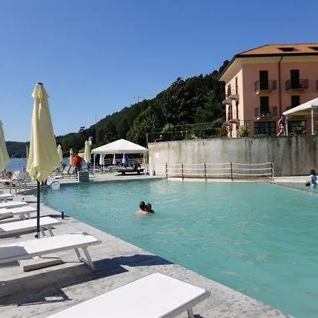 Appartamento Sleeps 3 Pool T421421 Meina